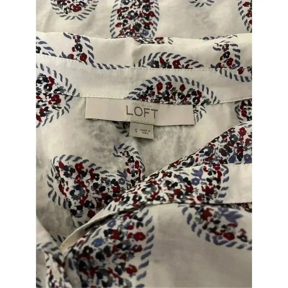 Ann‎ Taylor Loft Women’s Small Lightweight Paisley Silk Blend Popover Button Top - Picture 4 of 4